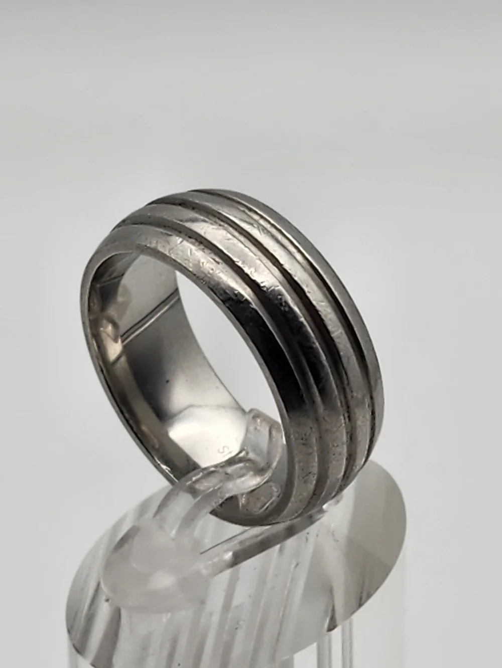 Aldo Stainless Steel Silver Tone Groved Band Ring (10.5)